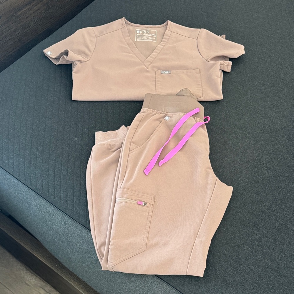Figs Smokey Taupe Scrub Top and Jogger Set with Pink Drawstring